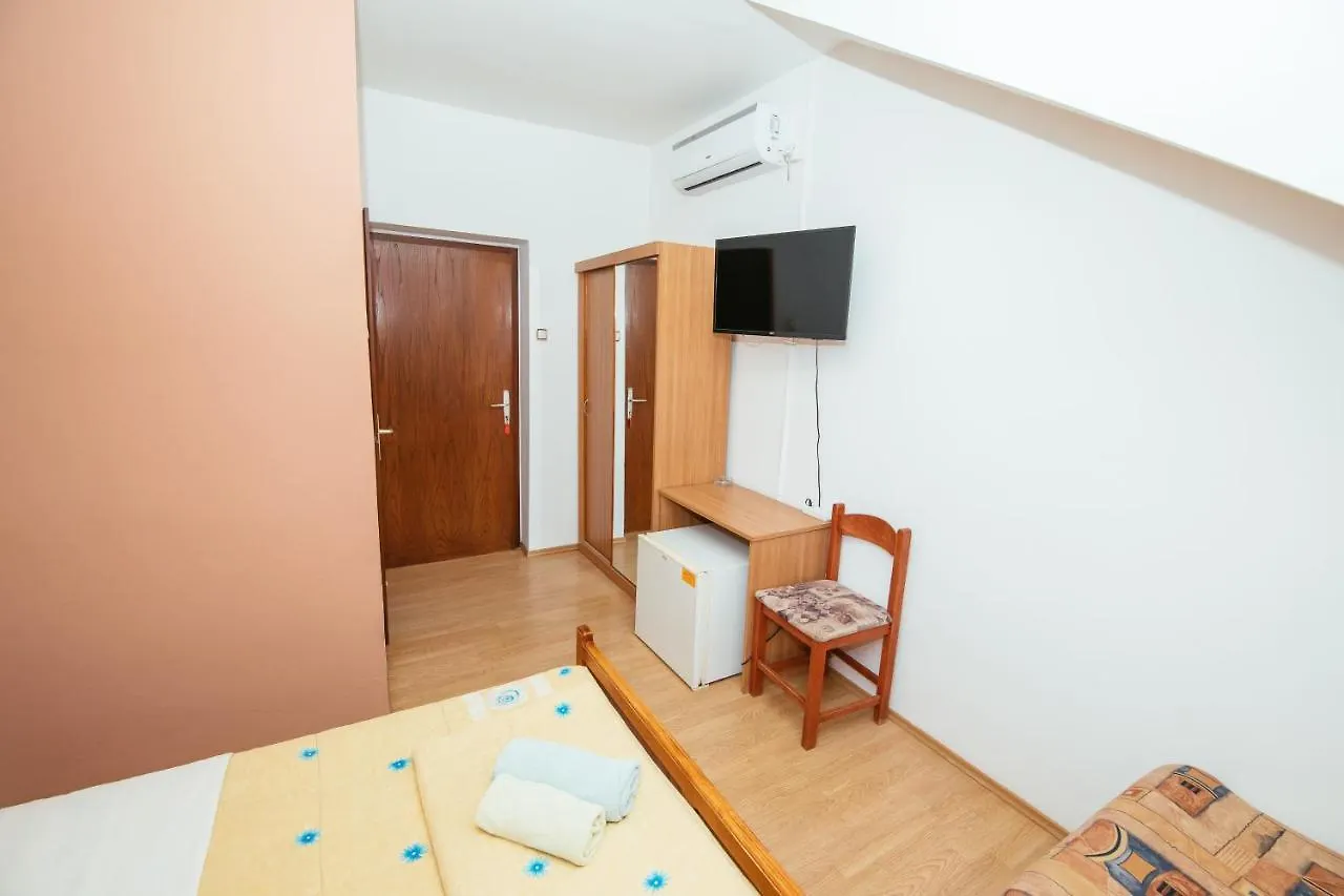 Pansion Cirjak Sveti Filip i Jakov